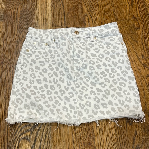 Tractr Leopard Print Denim Skirt - Gray - Picture 2 of 3